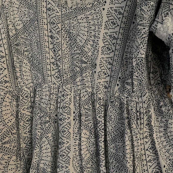 Torrid cold shoulder peasant top - Picture 4 of 6